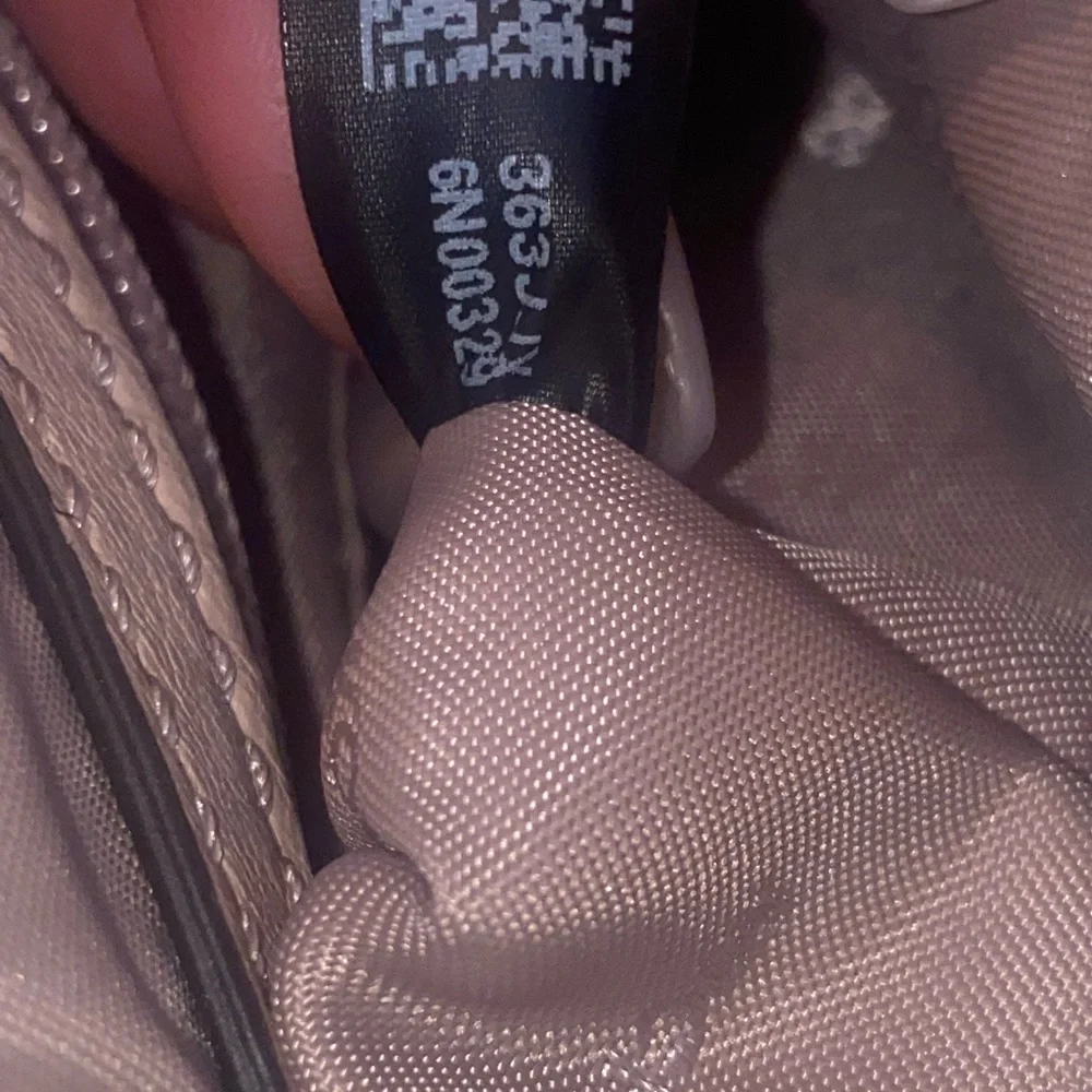 MICHAEL KORS
Sloan Large Pink Shoulder Bag - Picture 12 of 17